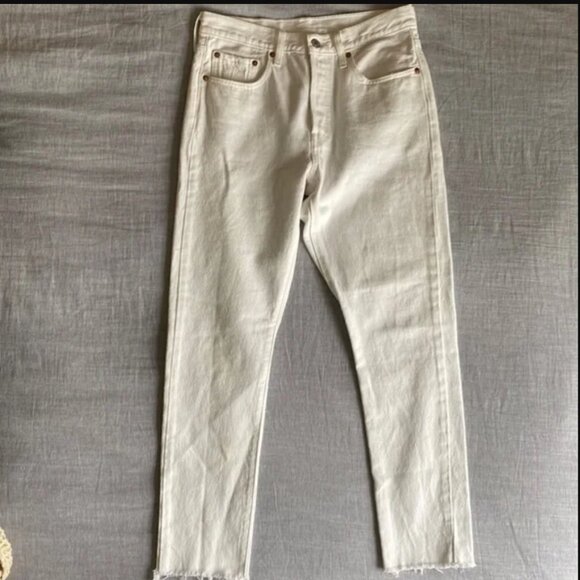 Levi 501 White Jeans Ripped Hem - Picture 1 of 11